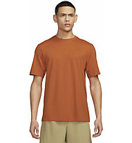 Nike Dri-FIT Primary M - T-shirt - uomo, Orange