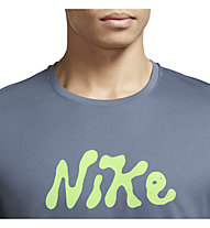Nike Dri-FIT UV Miler Studio '72 - Laufshirt - Herren, Blue/Light Green