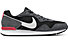 Nike Venture Runner - Sneakers - Herren, Black/Dark Grey/Red